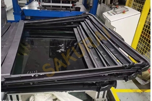 汽車前后風擋玻璃包邊整體注塑包邊工藝